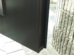 小工事きれいに補修した玄関ドア