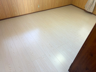 小工事 カーペットからフローリングへ、明るく生まれ変わったお部屋